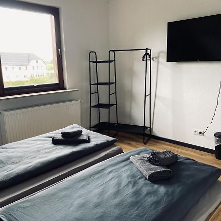 Ringtoys Rooms Zimmer Mit Geimeindebadezimmer Welcherath Exterior foto