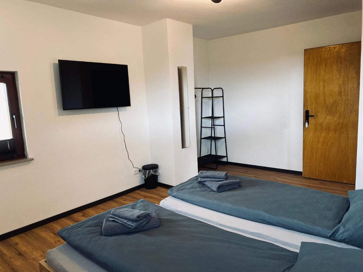 Ringtoys Rooms Zimmer Mit Geimeindebadezimmer Welcherath Exterior foto