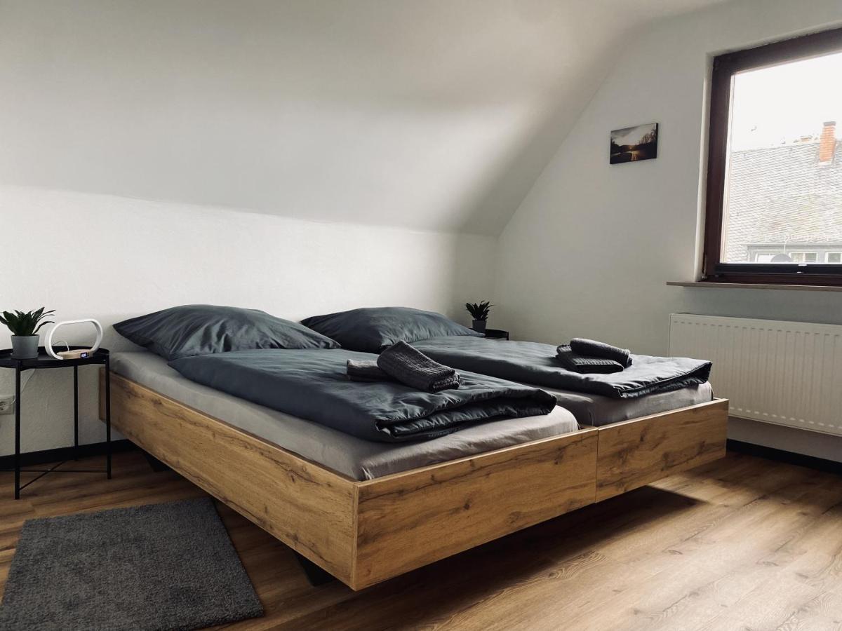 Ringtoys Rooms Zimmer Mit Geimeindebadezimmer Welcherath Exterior foto