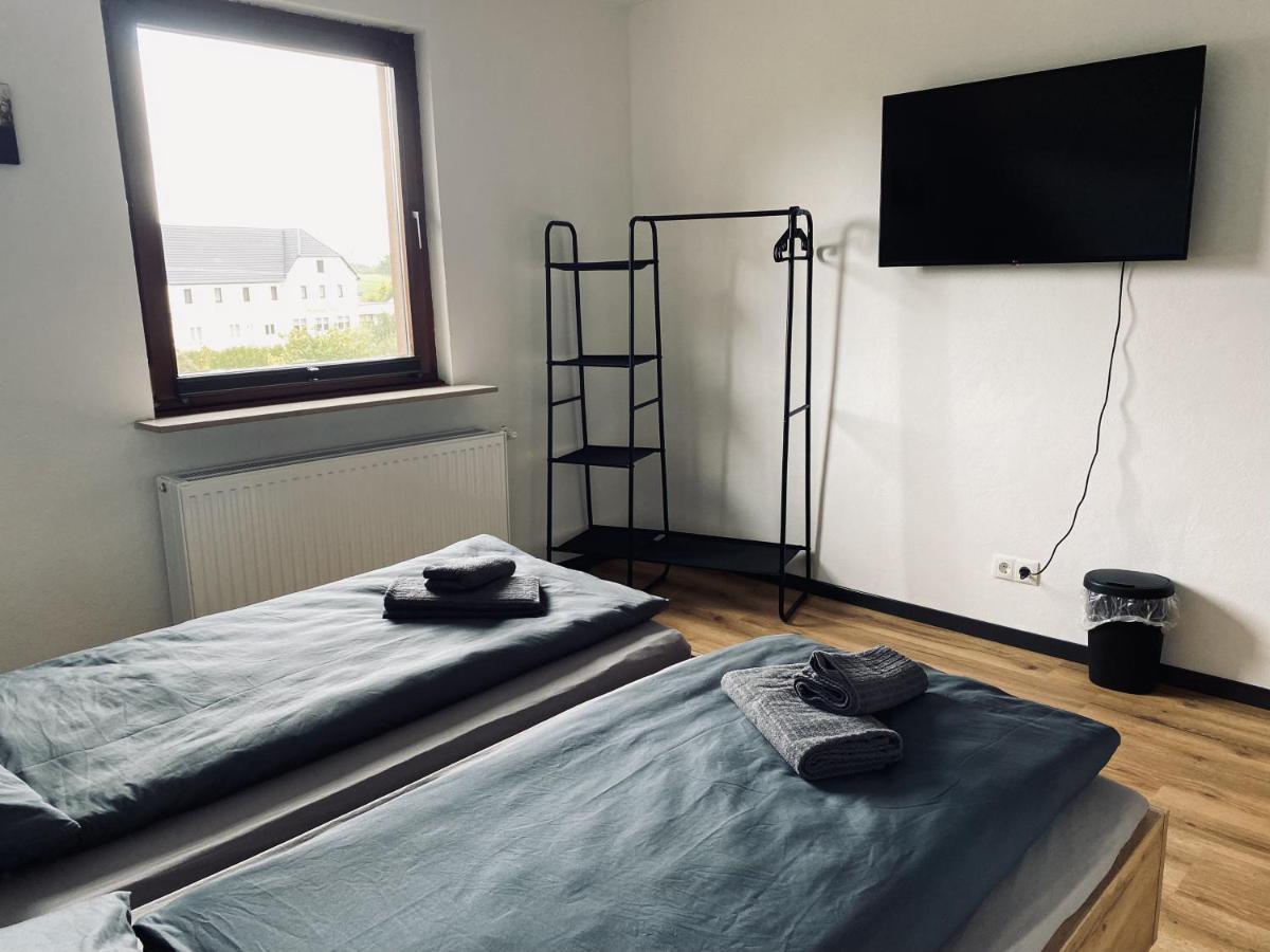 Ringtoys Rooms Zimmer Mit Geimeindebadezimmer Welcherath Exterior foto